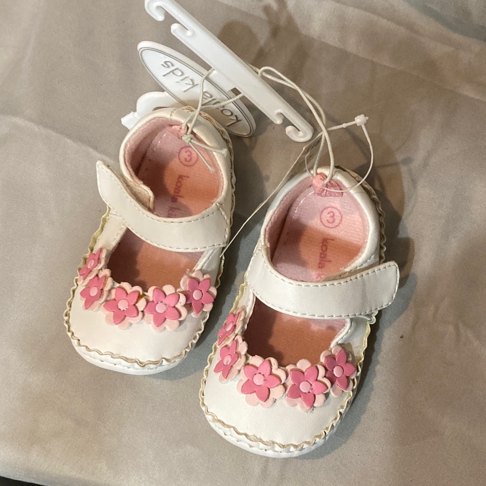 Baby Koala Kids Cream and Pink Floral Dress Shoes